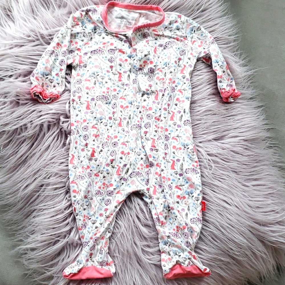 Super soft, magnetic bodysuit